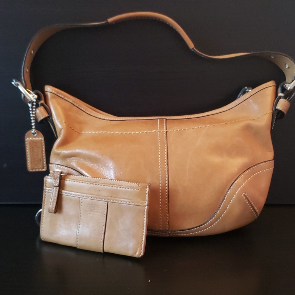 Tan Leather Hobo Coach Purse W/Card Case